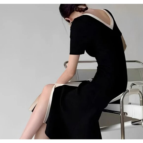 Two Tone V-Neck Knit Slit Midi Dress - Picture 2 of 2